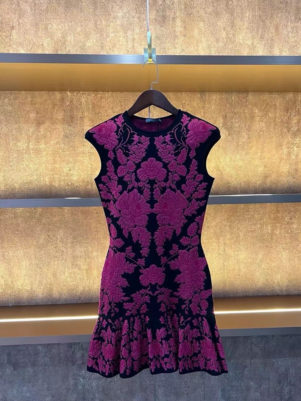 🚩Alexander McQueen Black & Fuchsia Floral Sleeveless Fit-and-Flare Mini Dress